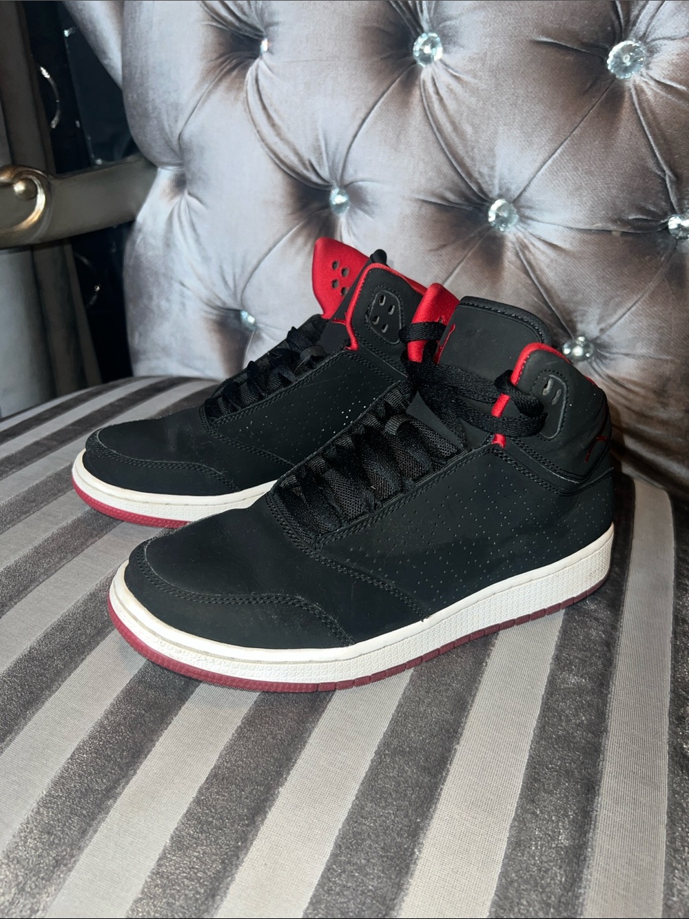 Air Jordan Black & Red High Top Sneakers 🏀 Iconic Style Size 7